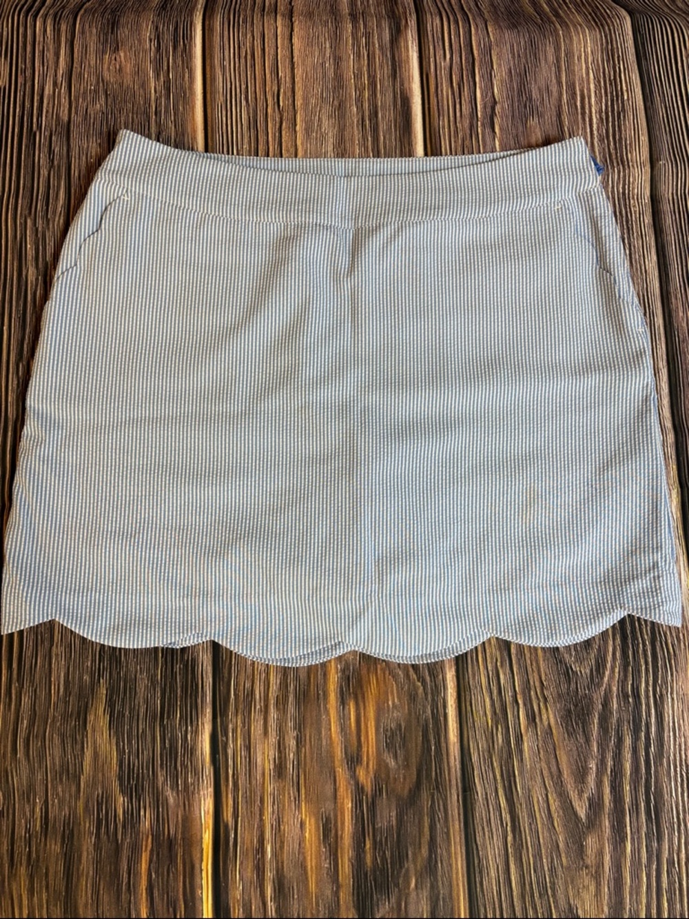 Vineyard Vines Light Blue & White Seersucker Scallop Hem Mini Skirt (0042)